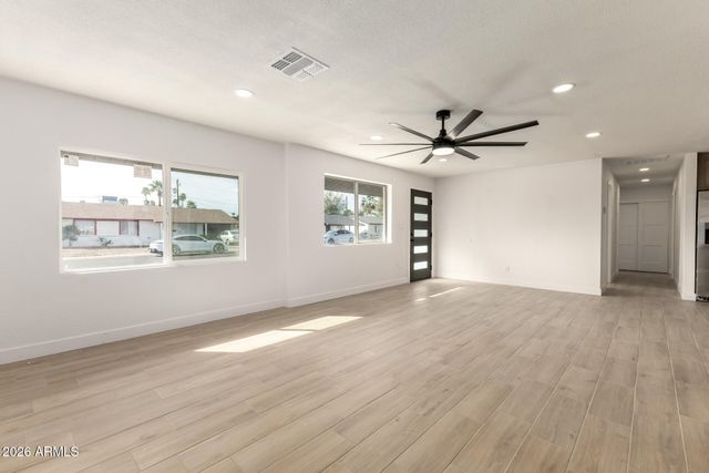 622 E PAPAGO Drive, Tempe, AZ 85288