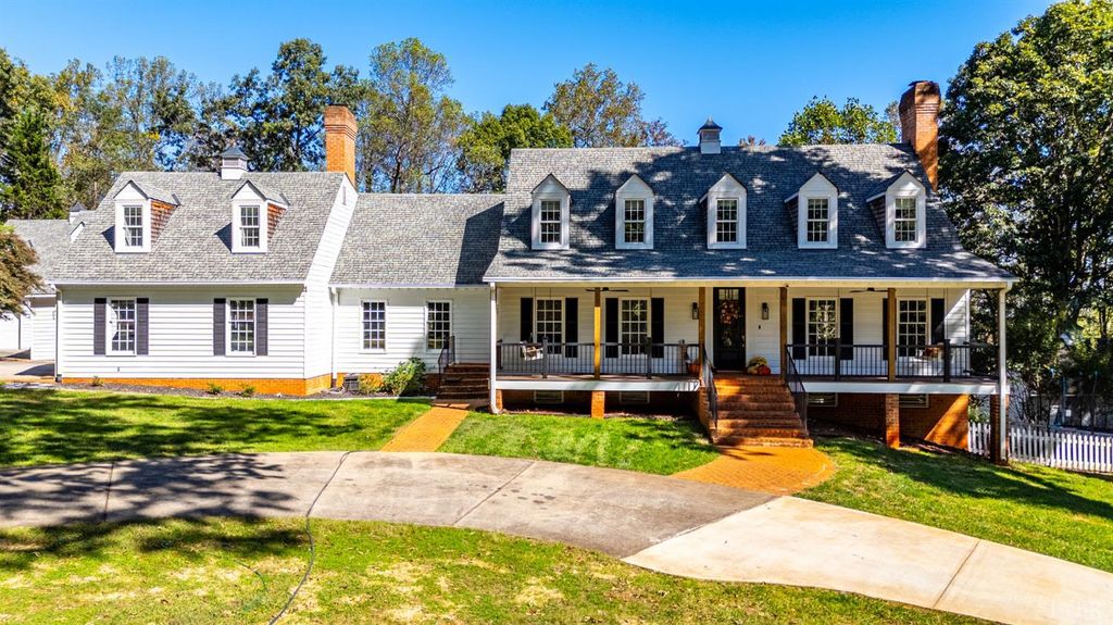 207 Fox Runn Dr, Lynchburg, VA 24503