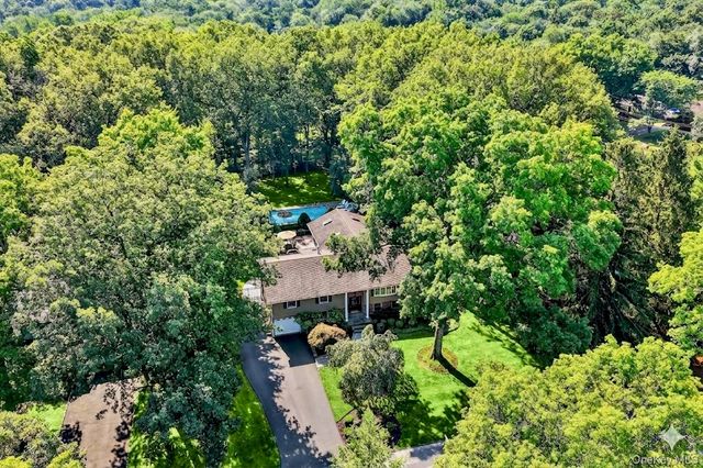 6 Sterling Forest Lane, Suffern, NY 10901