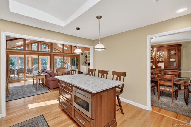 6 Sterling Forest Lane, Suffern, NY 10901