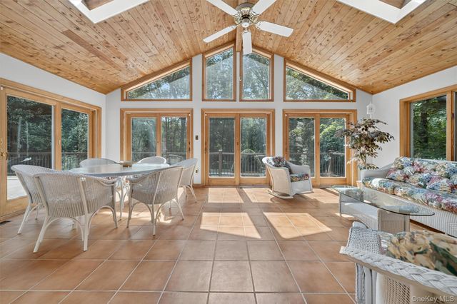 6 Sterling Forest Lane, Suffern, NY 10901