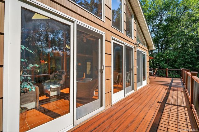 6 Sterling Forest Lane, Suffern, NY 10901