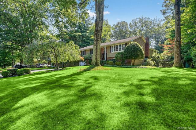 6 Sterling Forest Lane, Suffern, NY 10901