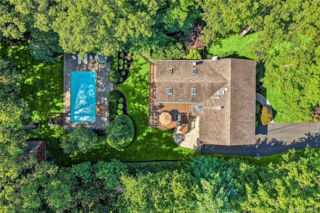 6 Sterling Forest Lane, Suffern, NY 10901