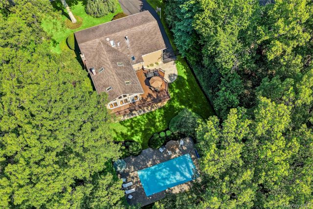 6 Sterling Forest Lane, Suffern, NY 10901