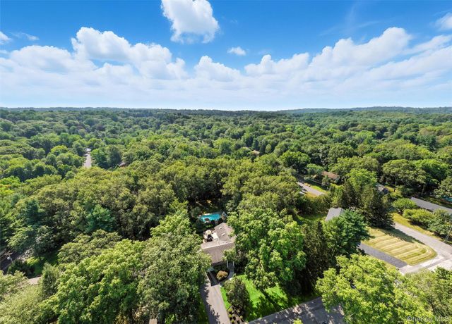 6 Sterling Forest Lane, Suffern, NY 10901