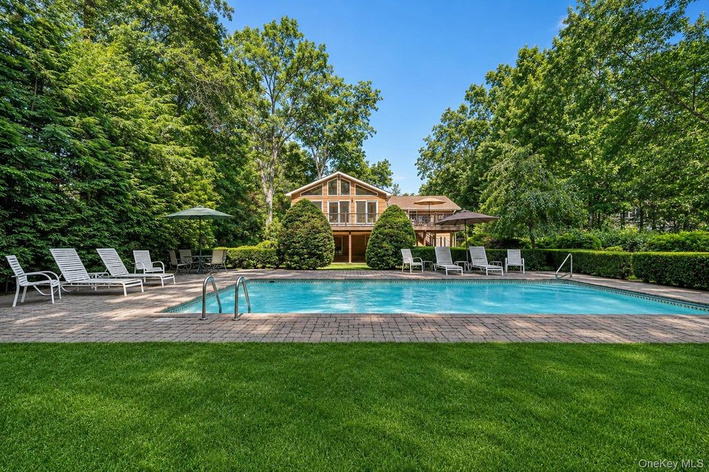6 Sterling Forest Lane, Suffern, NY 10901