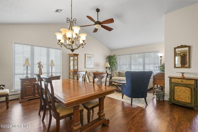 14 Kendal Drive, Toms River, NJ 08757