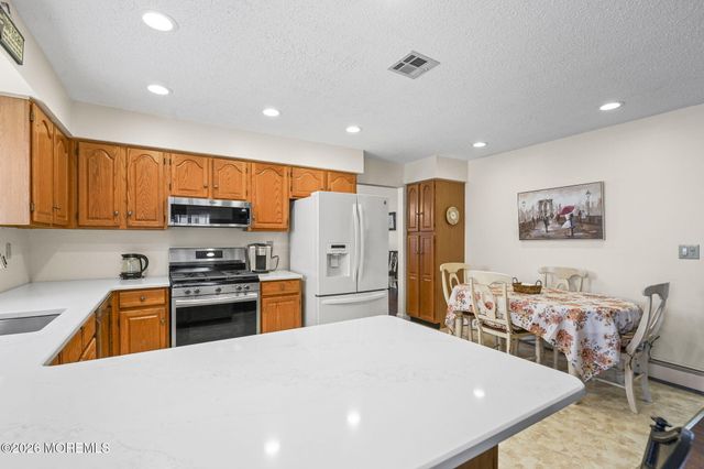 14 Kendal Drive, Toms River, NJ 08757