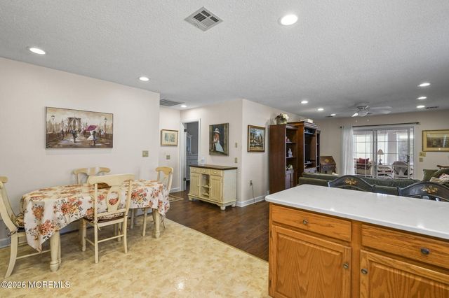 14 Kendal Drive, Toms River, NJ 08757