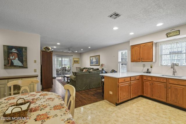 14 Kendal Drive, Toms River, NJ 08757