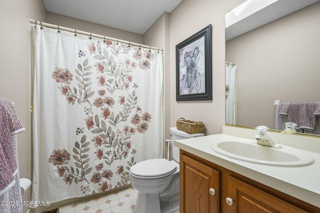 14 Kendal Drive, Toms River, NJ 08757