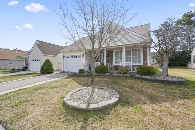 14 Kendal Drive, Toms River, NJ 08757