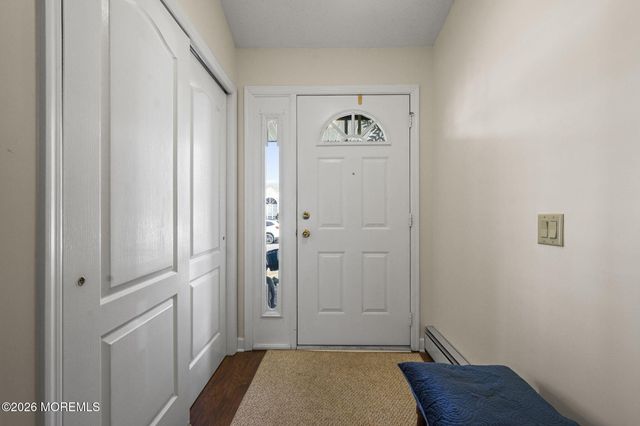 14 Kendal Drive, Toms River, NJ 08757