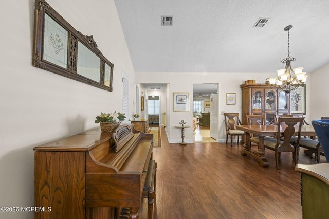 14 Kendal Drive, Toms River, NJ 08757