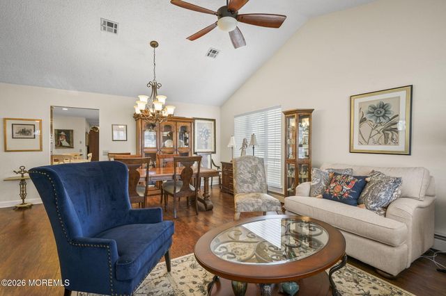 14 Kendal Drive, Toms River, NJ 08757