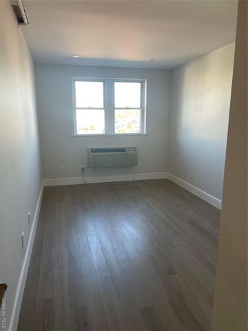 320 Post Avenue 2J, Westbury, NY 11590