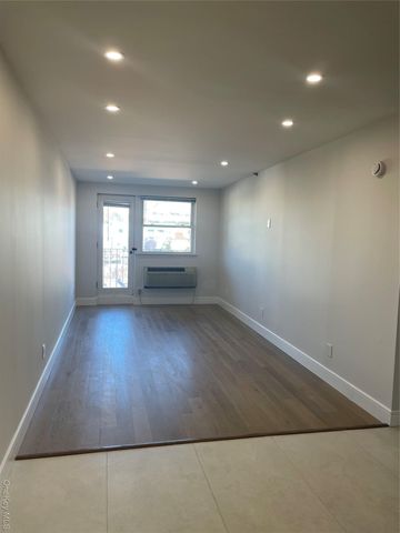 320 Post Avenue 2J, Westbury, NY 11590