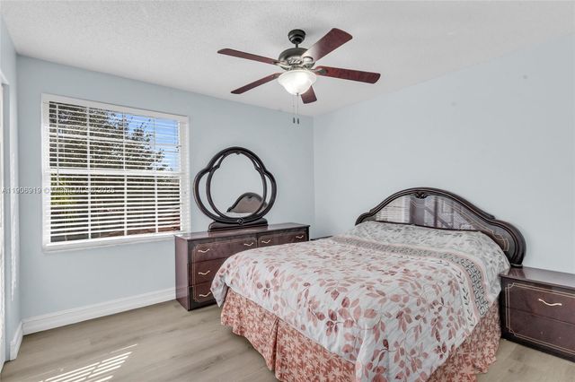 5364 NW 120th Ave, Coral Springs, FL 33076