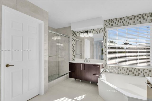 5364 NW 120th Ave, Coral Springs, FL 33076