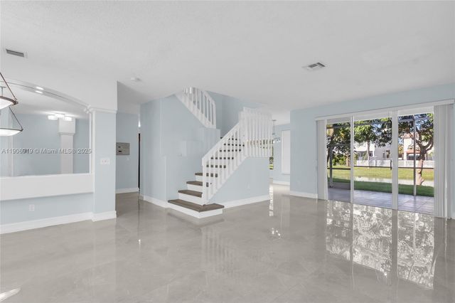 5364 NW 120th Ave, Coral Springs, FL 33076