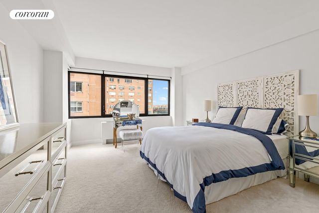 45 Sutton Pl S Apt 18E, New York City, NY 10022