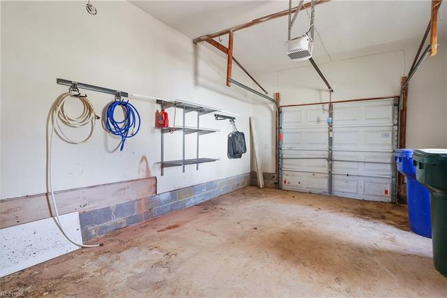 592 Windjammer CRES, Newport News, VA 23602