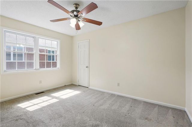 592 Windjammer CRES, Newport News, VA 23602