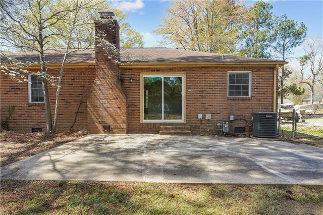 592 Windjammer CRES, Newport News, VA 23602