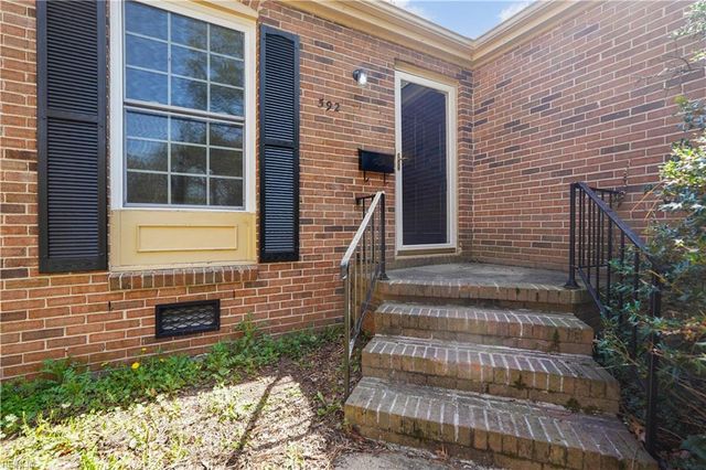 592 Windjammer CRES, Newport News, VA 23602