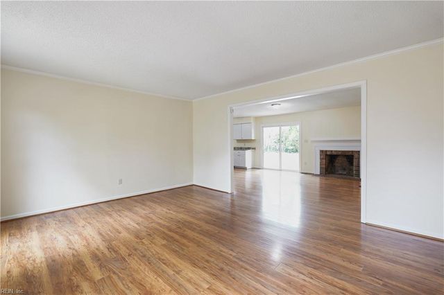 592 Windjammer CRES, Newport News, VA 23602