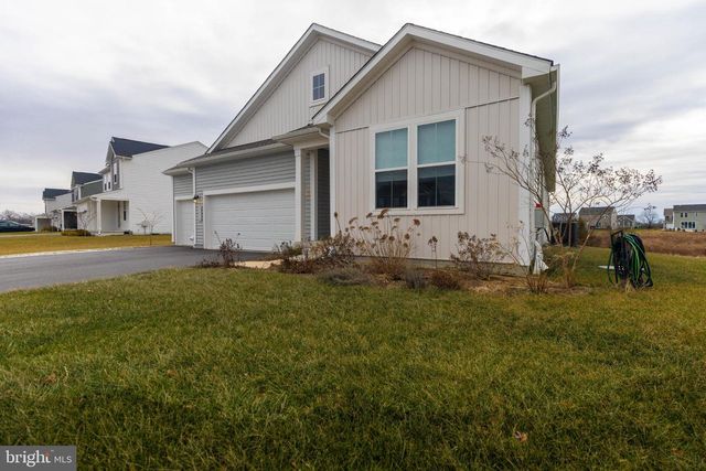 2098 MANDARIN DRIVE, Chambersburg, PA 17202