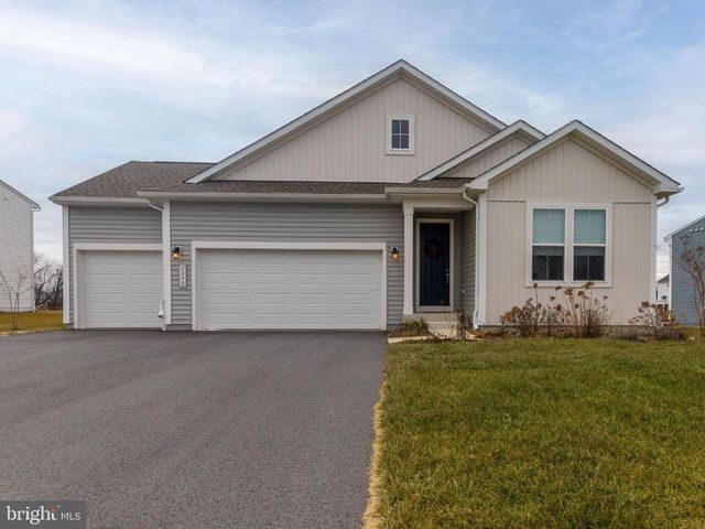 2098 MANDARIN DRIVE, Chambersburg, PA 17202