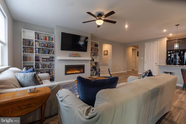 2098 MANDARIN DRIVE, Chambersburg, PA 17202