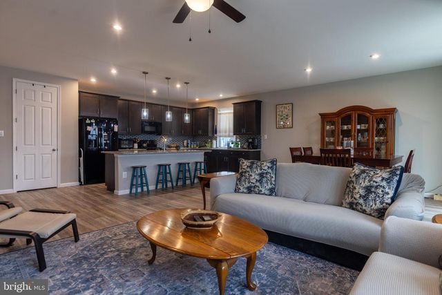 2098 MANDARIN DRIVE, Chambersburg, PA 17202