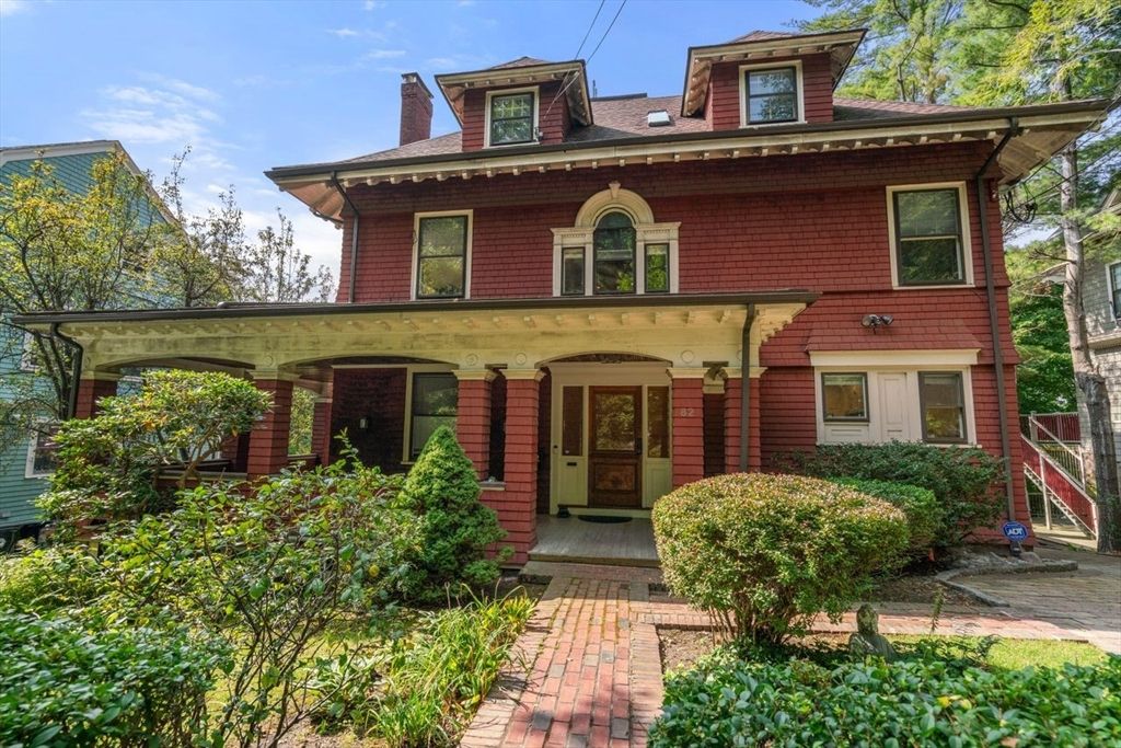 82 Lancaster Road 2, Brookline, MA 02446
