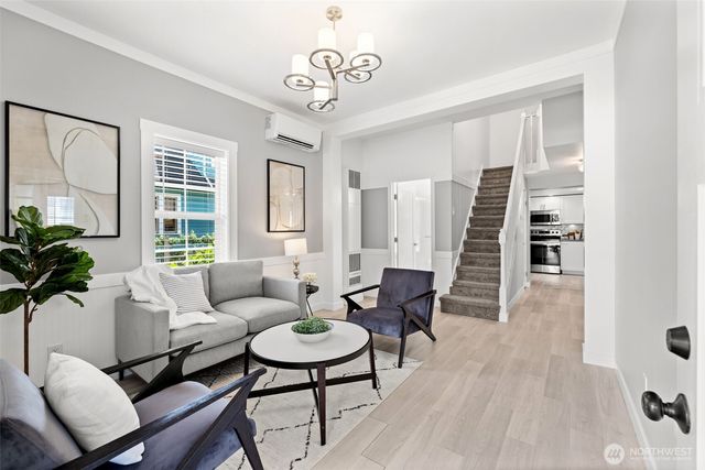 523 Williams Avenue S, Renton, WA 98057