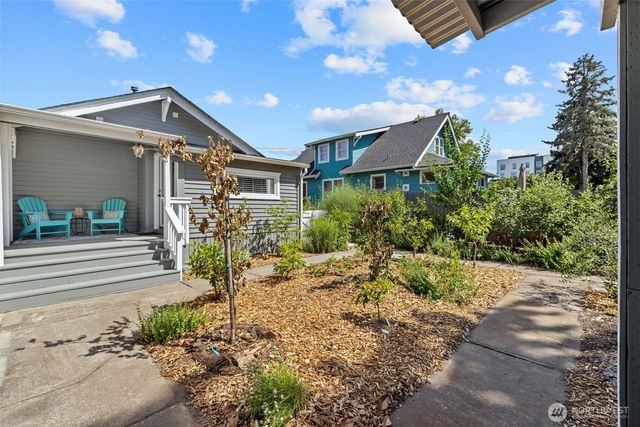 523 Williams Avenue S, Renton, WA 98057