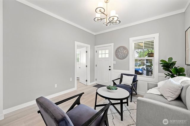 523 Williams Avenue S, Renton, WA 98057