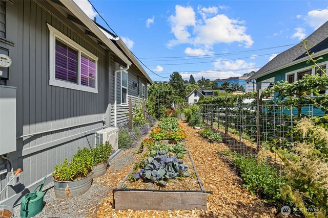523 Williams Avenue S, Renton, WA 98057