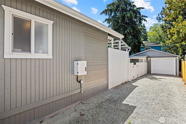 523 Williams Avenue S, Renton, WA 98057