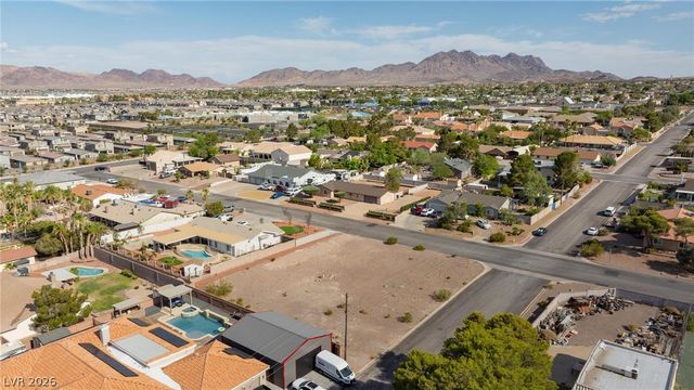 350 East Kimberly Drive, Henderson, NV 89015
