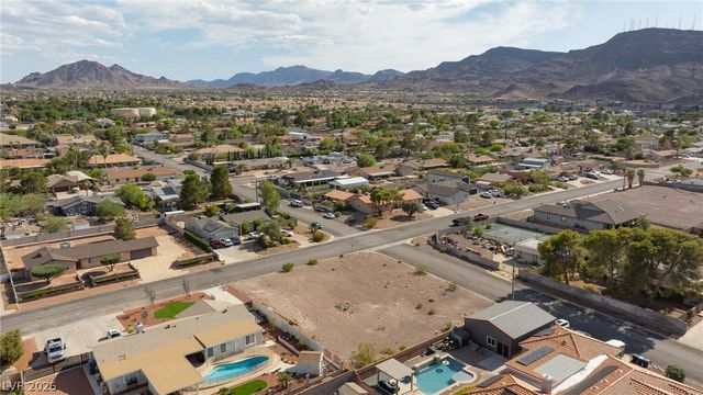 350 East Kimberly Drive, Henderson, NV 89015