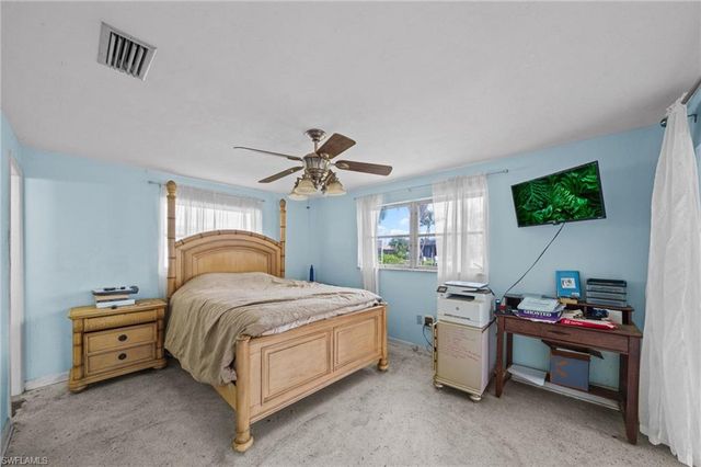 225 SW 45th TER, Cape Coral, FL 33914