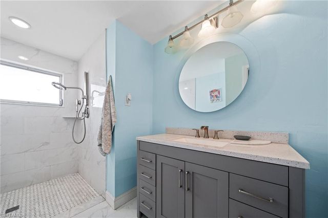 225 SW 45th TER, Cape Coral, FL 33914