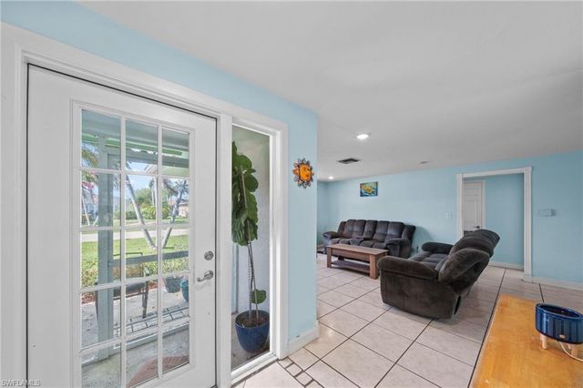 225 SW 45th TER, Cape Coral, FL 33914