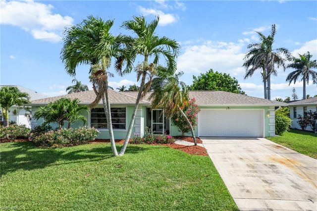 225 SW 45th TER, Cape Coral, FL 33914