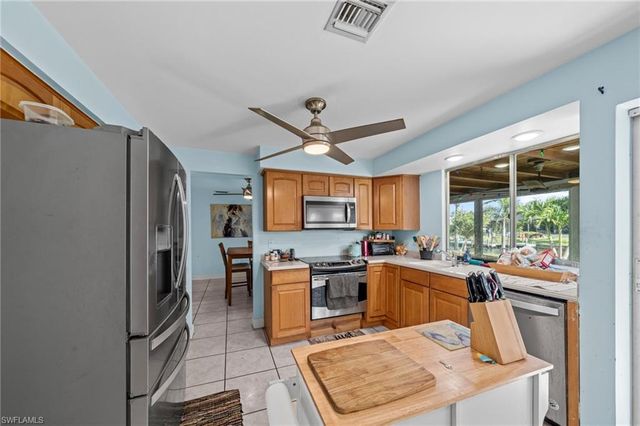 225 SW 45th TER, Cape Coral, FL 33914