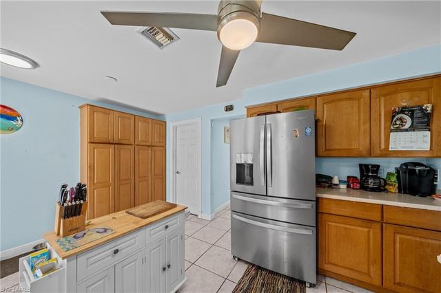 225 SW 45th TER, Cape Coral, FL 33914