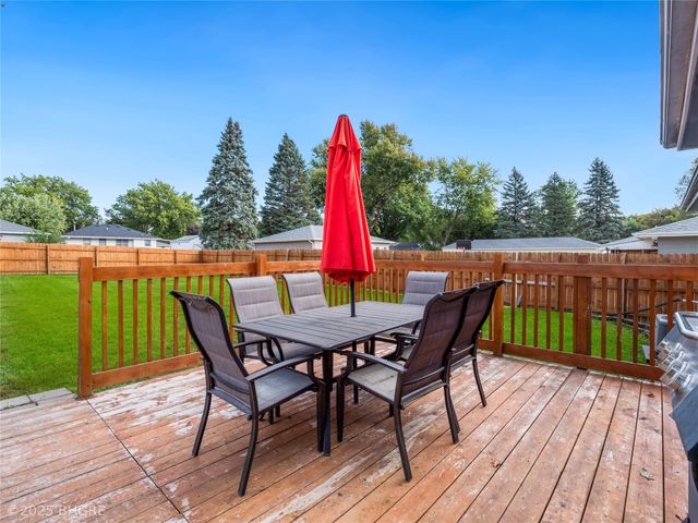 800 E Detroit Avenue, Indianola, IA 50125